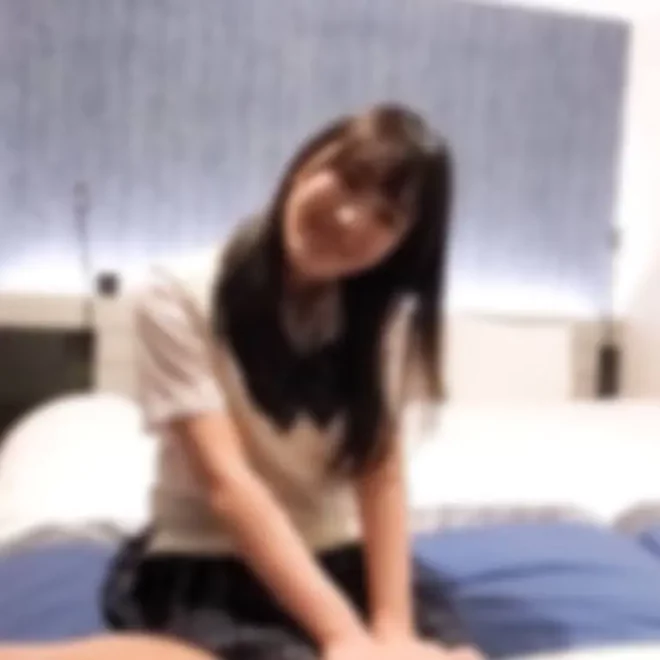 –制服-中出し　美人完全顔出し！！制服を脫がされ愛撫される超絶可愛いコのカラダがエロ過ぎる！！
(HD1080P) (fc4734151)