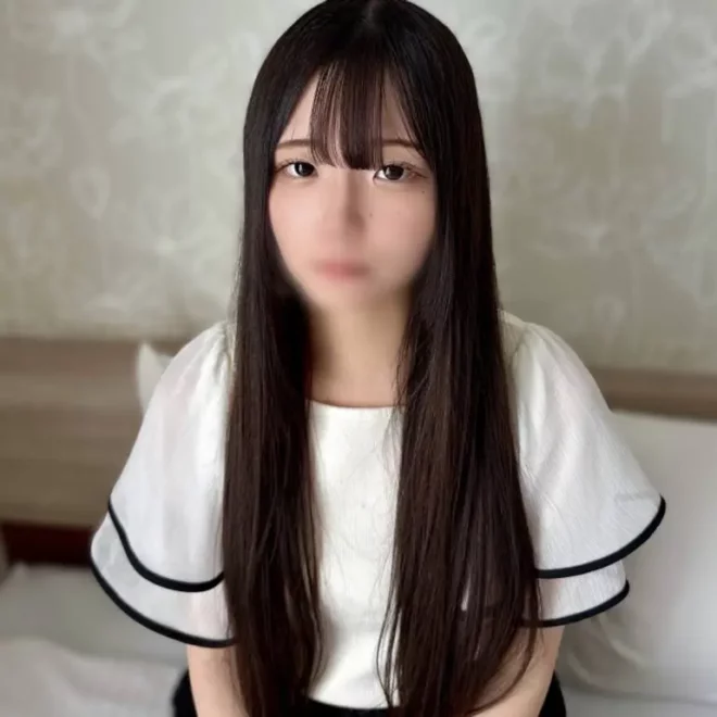 アイドル顔の美女は聲も可愛い。シャイな性格なのか恥ずかしがってるところが悽く良かった。特典あり
(HD1080P) (fc4745571)
