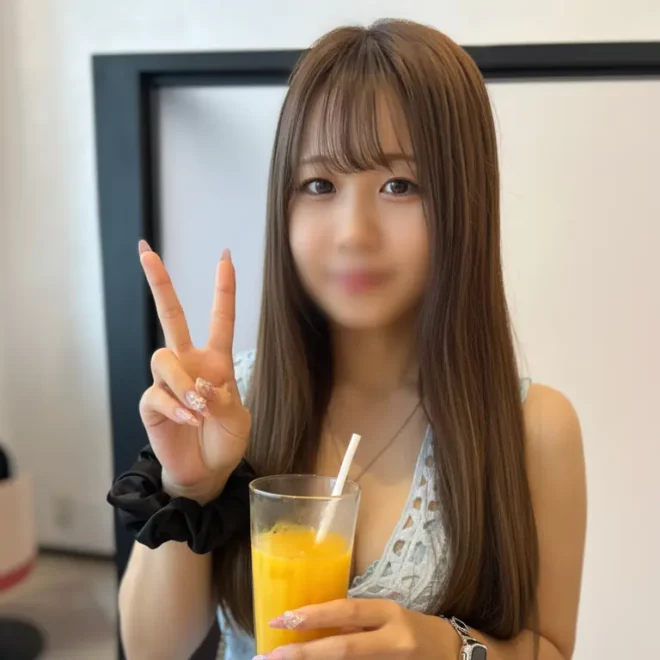 して…！」と懇願。無沙汰な敏感マンコに激ピストンでイキまくり、キツキツ膣奧に熱いザーメンを註ぎ込む。
(HD1080P) (fc4757405)