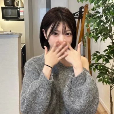 と絶頂を繰り返す超敏感ボディ。激しいピストンでイキ喘ぎまくり、熱いザーメン全部飲み込む！
(HD1080P) (fc4777040)