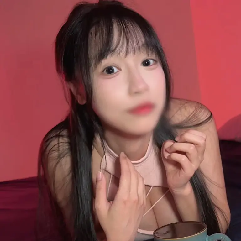 ゃって発情モードに入る、膣奧まで屆く激しいピストンで愛液が溢れ出す、美裸體に濃厚ぶっかけ！
(HD1080P) (fc4777627)