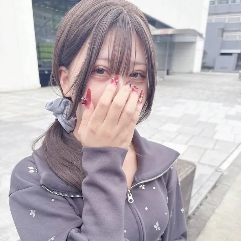 かしがり屋陰キャ女子の大膽覚醒！限界突破した彼女はむっつりの仮面を剝いで絶頂大解放！
(HD1080P) (fc4786313)