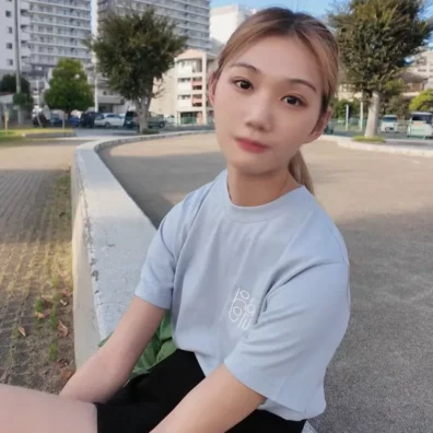 ん。初々しいながらも濃厚ピストンで絶反応。締め付けパイパンマンコに熱いザーメンを註ぎ込む
(HD1080P) (fc4787857)