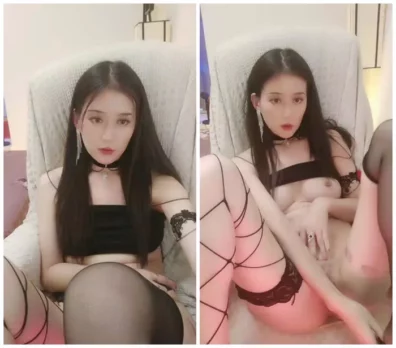 巨乳お姉さん、コンビニでの強制的な展開と[914.43M/MP4/WF]