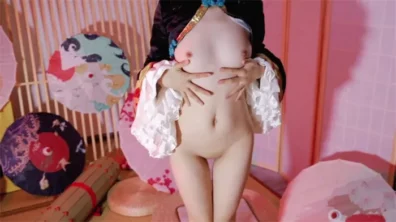 Twitterで話題沸騰！可愛い女の子がおちゃのたまつーで超弩級おねしょPLAY～乳首タッチ＆射精シーンあり～