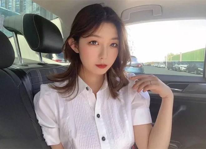 清纯でかわいい巨尻の奔放【輝夜姫】個人撮影 AV 多人参加 感染症付けるような過激な行為 食尿・射撃 吹き溜めあり 叩かれてもうおひめさん