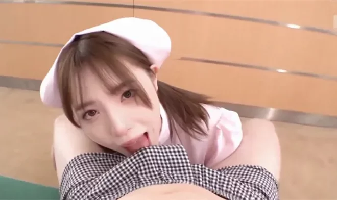 純情小護士・反差小護士！巨乳看板娘が病棟で待機中～患者様を喜ばせ変装連発！