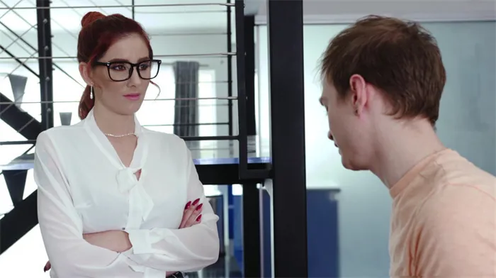 息子が大変な労働をしている、高品格のママ制服と黒ずくまりのタイツを着た娘の状況で4Kハイクオリティに。彼へのボディタッチや乳首の刺激で疲労を癒し、エロティックな雰囲気を高めていく。