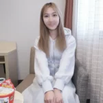 柔らかい美乳をたっぷり堪能、ピンク色のパイパンマンコを奧まで何度も突いて中出し！
(HD1080P) (FC2 PPV 4865957)